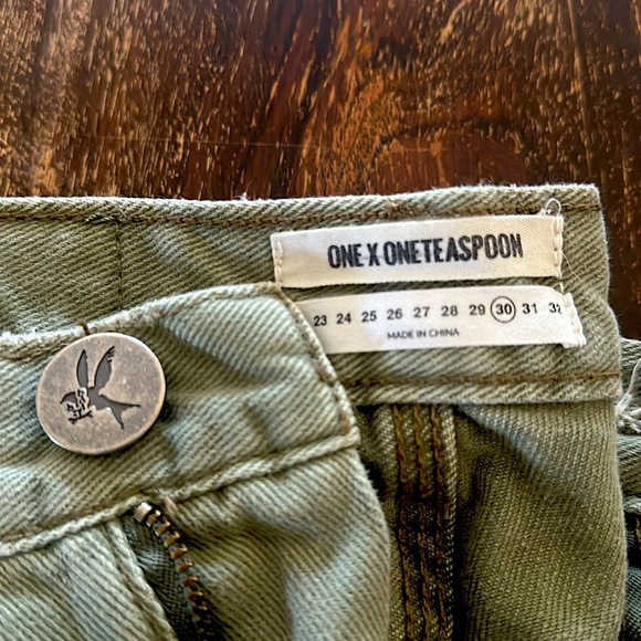 One X teaspoon jeans! Super cute olive green jeans ✨ - Picture 6 of 11